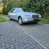Mercedes-Benz Mercedes C220 W202 - Mercedes-Benz C 220 mit Benzin-Antrieb
