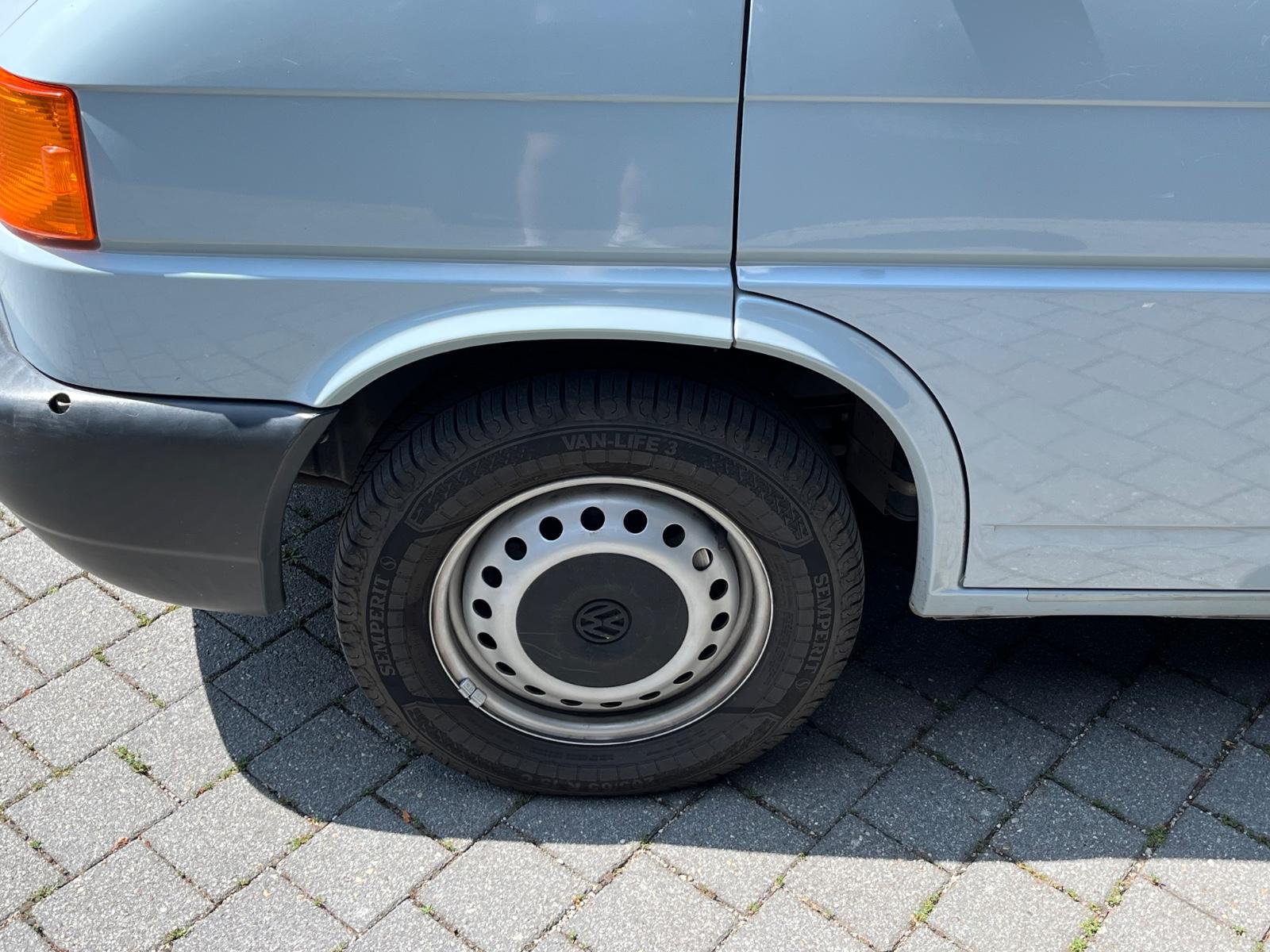 Volkswagen T4 2.5L Benziner  mit Campingausbau