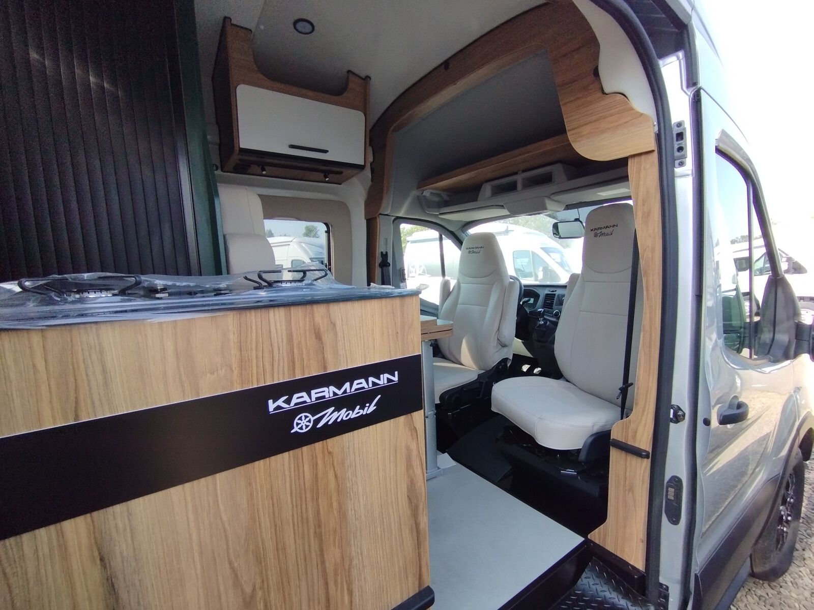 Fahrzeugabbildung Karmann Dexter 4x4 DE 560 AW Markise Combi6DE 170PS