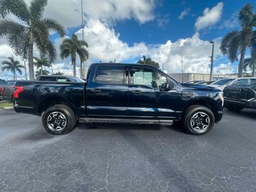 Ford F 150 Lightning SXT AWD  Elektro 2023 dunkelblau