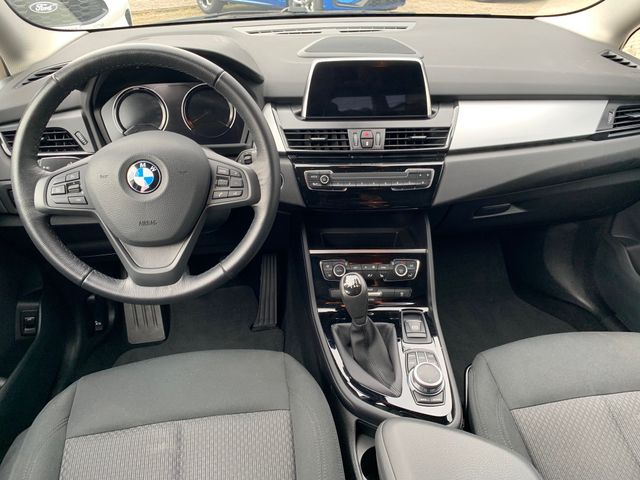 Fahrzeugabbildung BMW 218d Gran Tourer Advantage+LED+Navi+Kamera+AHK