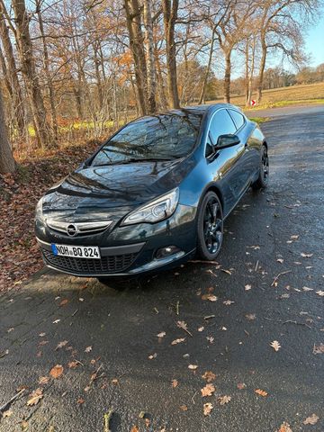 Opel Astra GTC OPC line