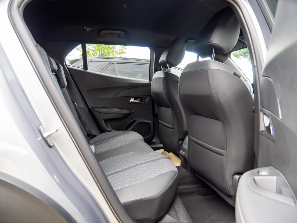 Peugeot 2008 1.2 Hybrid 110 Allure KLIMA SHZ NAVI LED