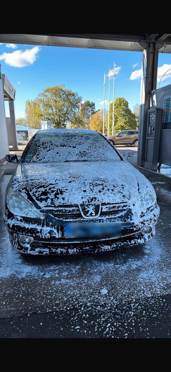 Peugeot 607