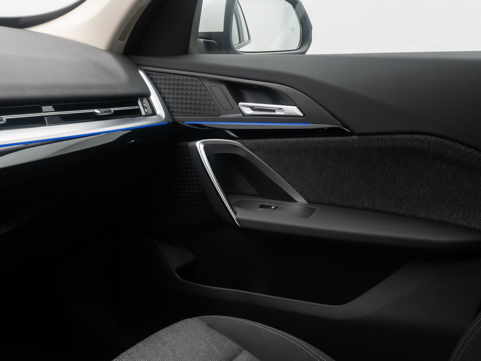Fahrzeugabbildung BMW X1 sD18i 360&deg; HUD DAB Komfort Adap.LED Widscreen