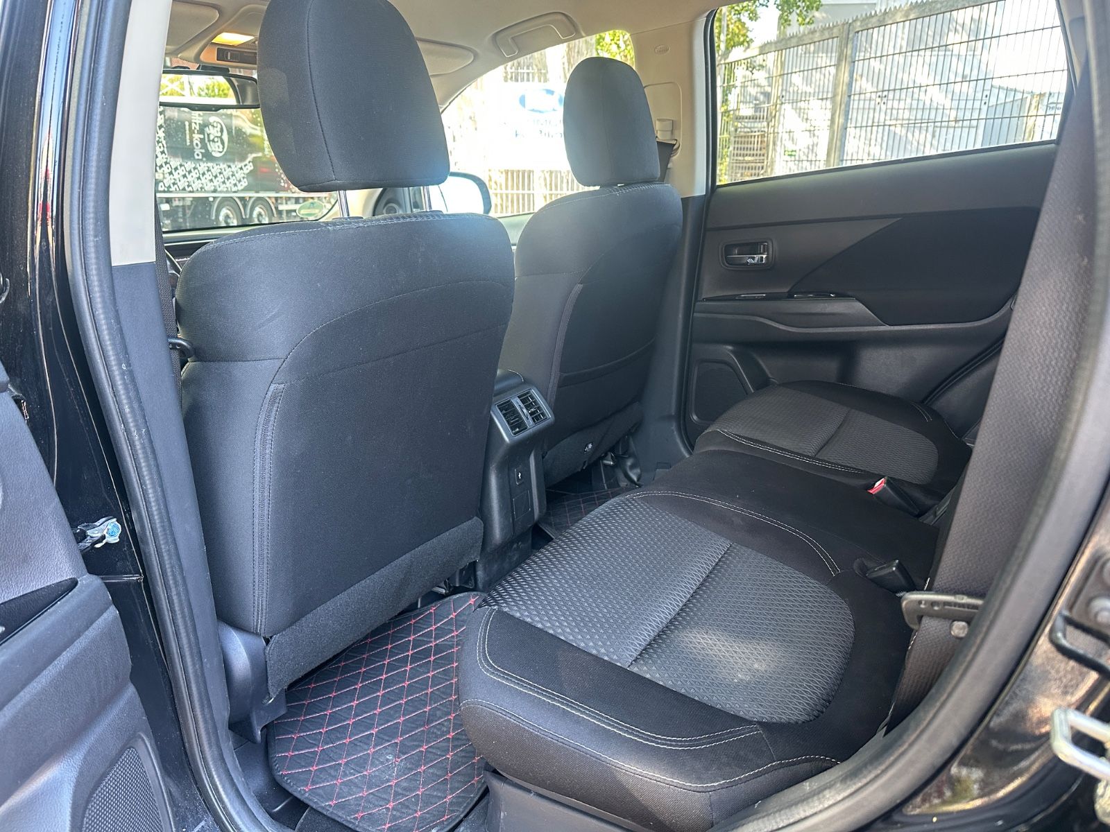 Fahrzeugabbildung Mitsubishi Outlander PHEV4WD*LED*TEMPO*CAM*PDC*SHZ