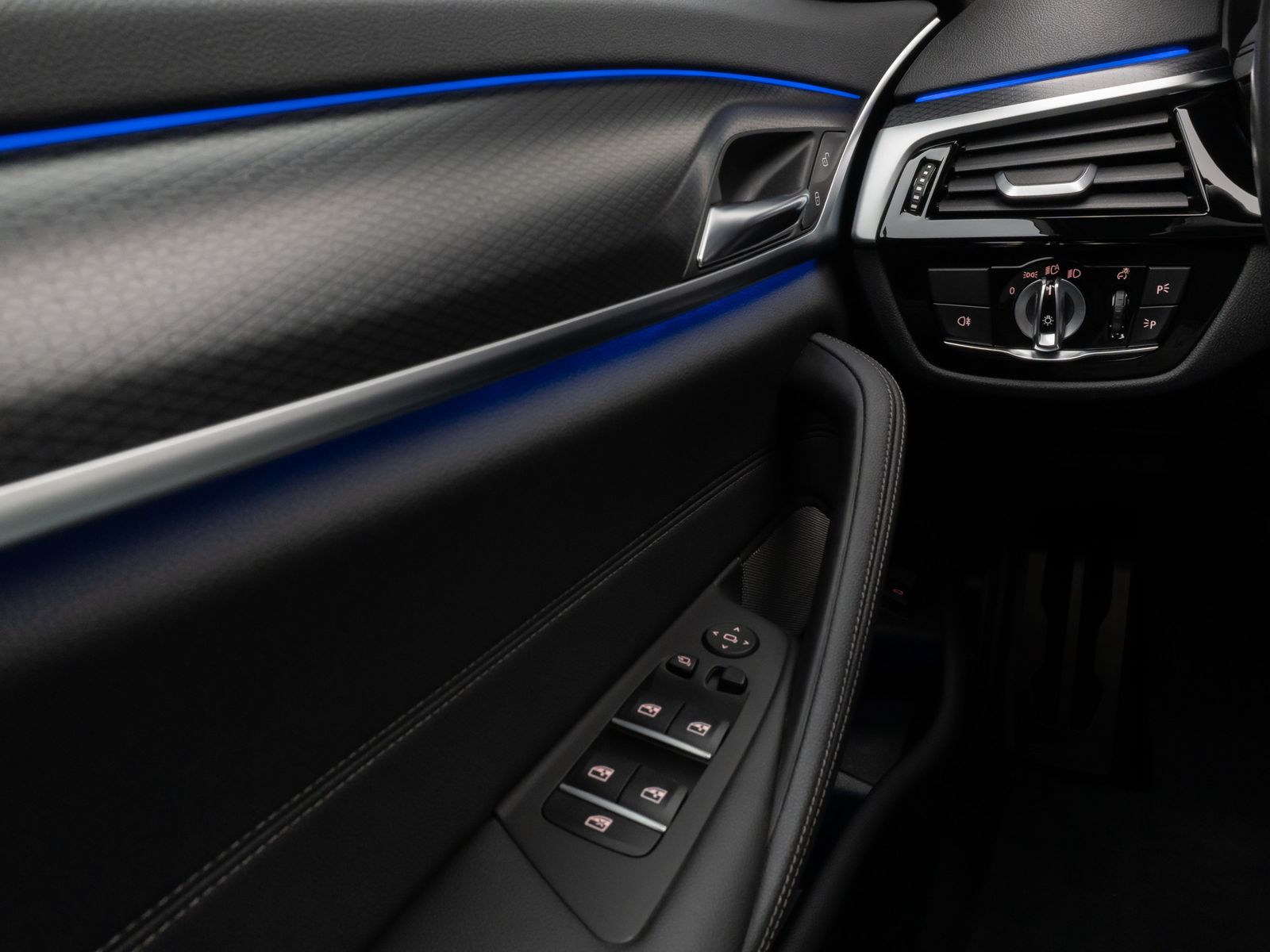 Fahrzeugabbildung BMW 520d M Sport Pro Kamera HUD DAB H/K 4xKlima 19"
