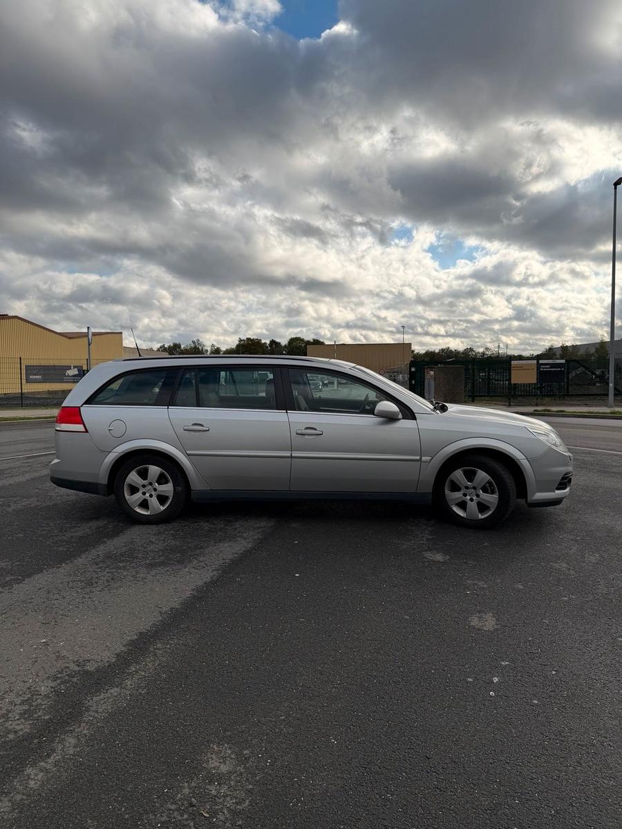 Opel Vectra 2005 — engine 154 HP (113kW)
