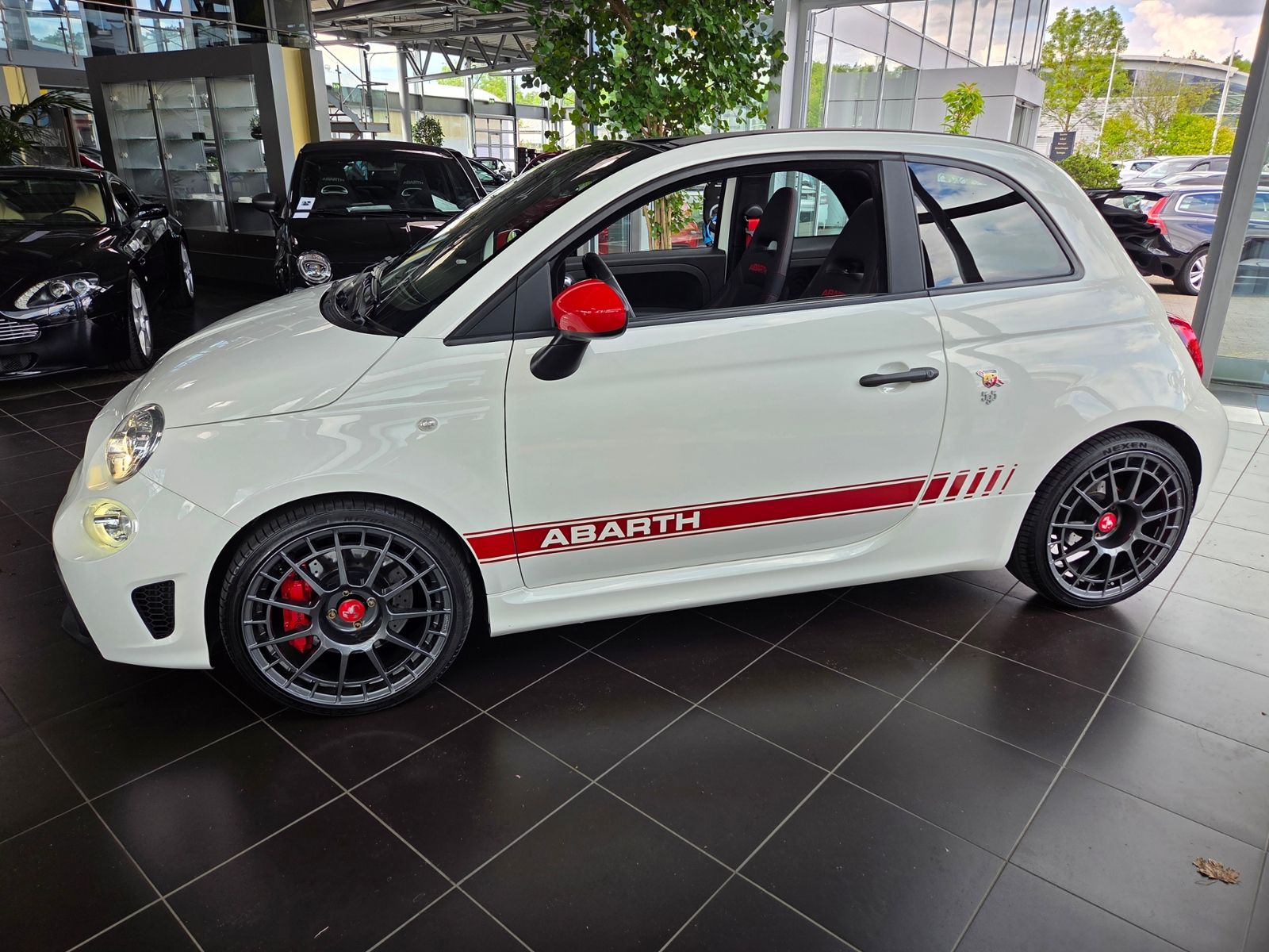 Fahrzeugabbildung Abarth 595 C Esseesse Beats XENON NAVI ALU