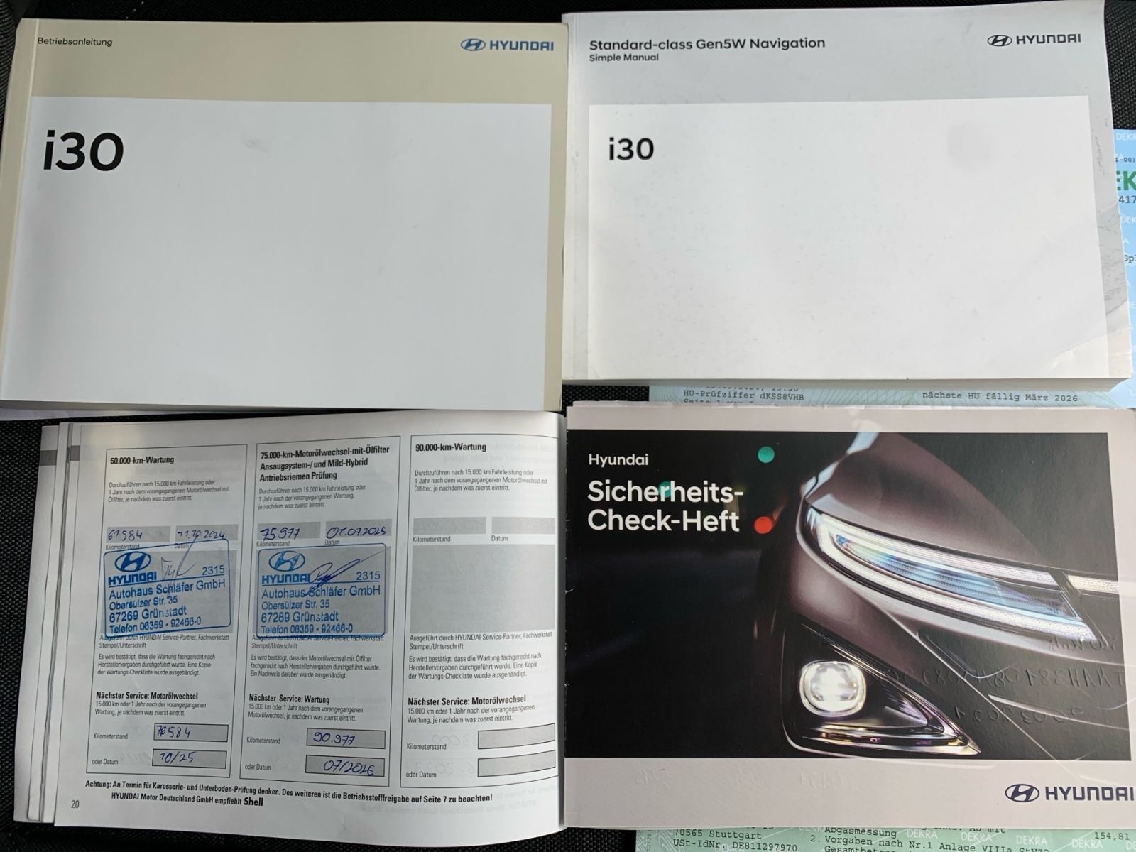 Fahrzeugabbildung Hyundai i30 Kombi 1.5 T-GDI 7-DCT Intro Edition Mild-Hyb