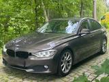 BMW F30 320d - BMW 320: F30