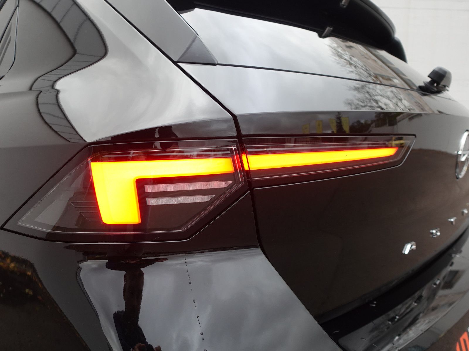 Fahrzeugabbildung Opel Astra Edition 1.2T,Navi,Kamera,Sitzhzg,AGR,LED