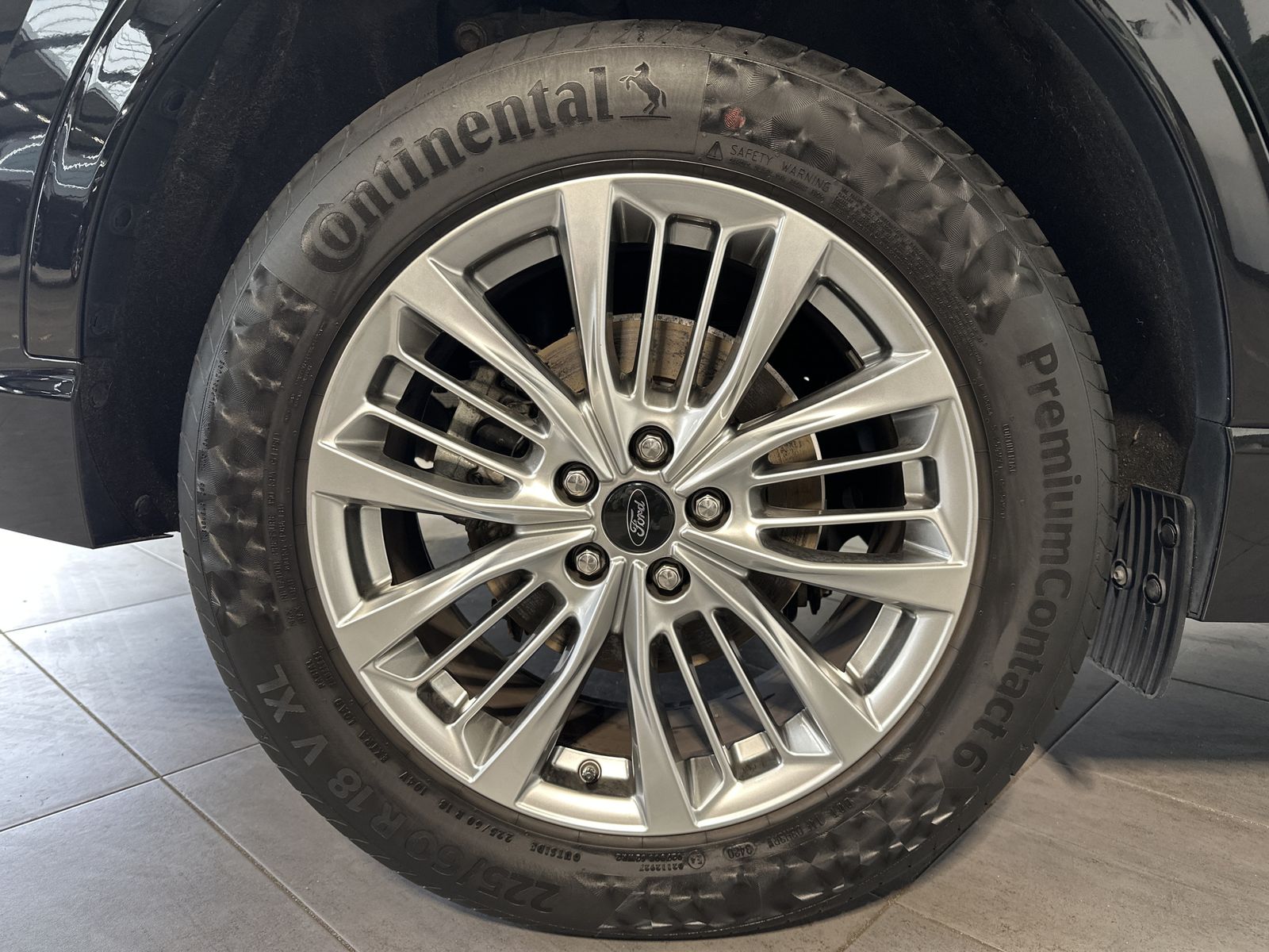 Fahrzeugabbildung Ford Kuga 2.0 EB 4x4 Vignale NAV+LED+AHK+VCOCK+HEADUP