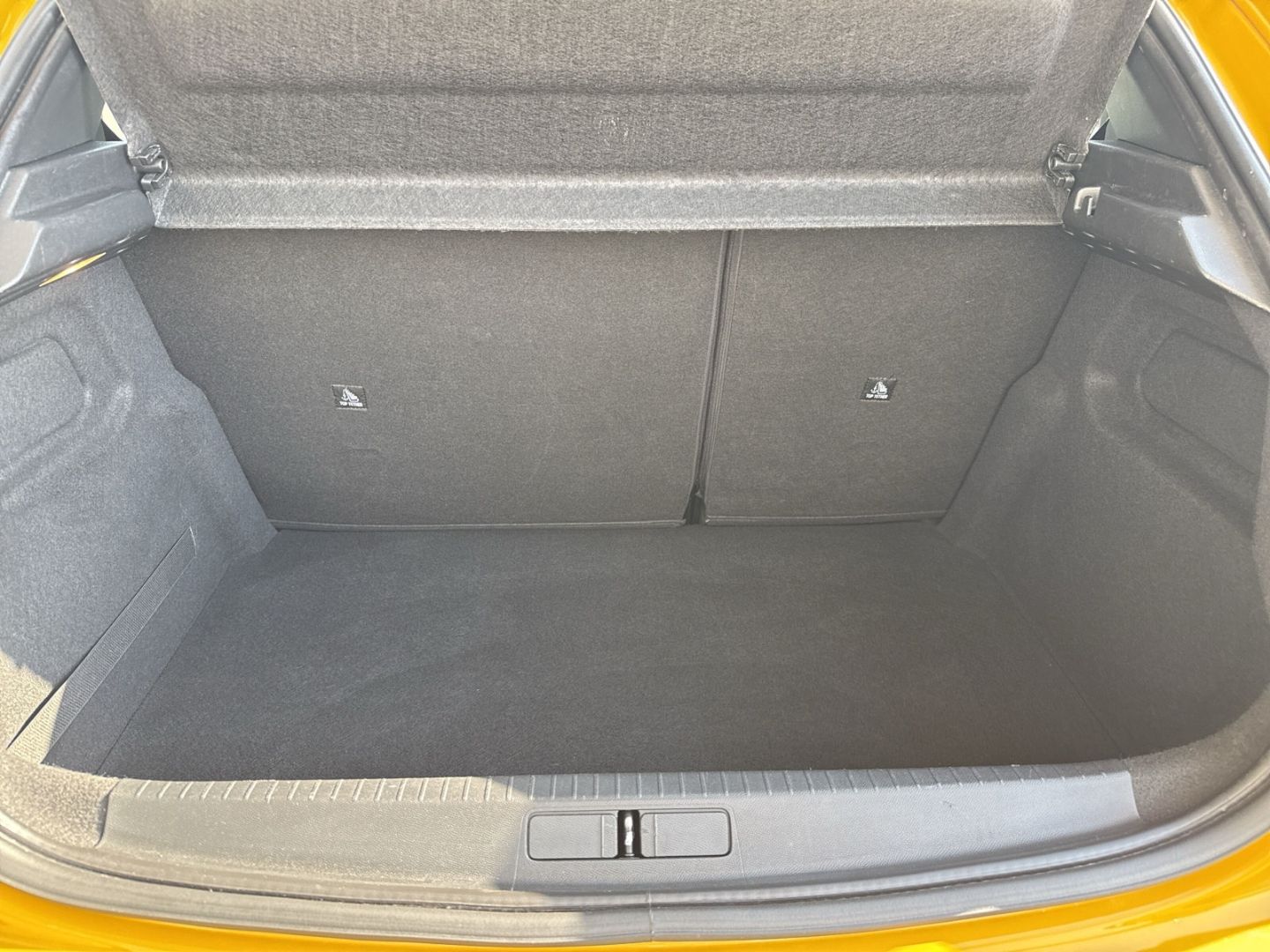 Fahrzeugabbildung Peugeot 208 Allure SKY 1.2 PureTech 100 Allwetter Panor