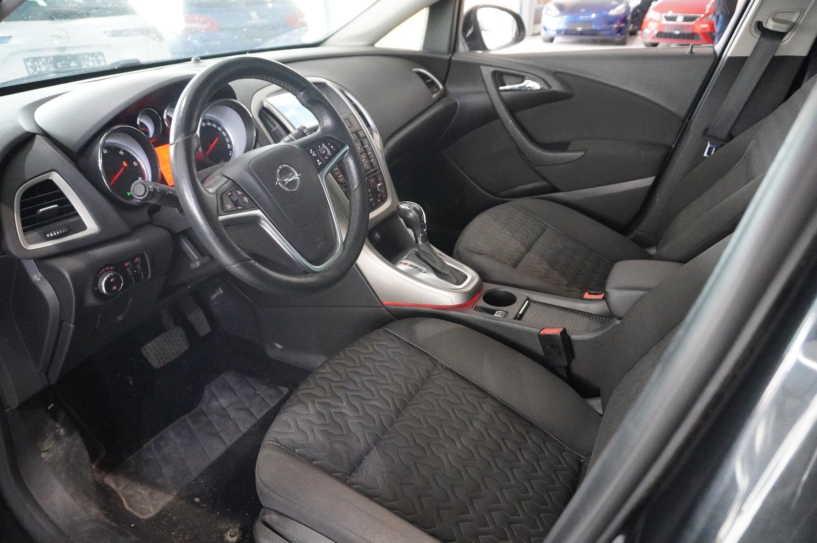 Fahrzeugabbildung Opel Astra J ST  2.0D ACTIVE SPORT/NEBEL/PDC/TEMP.