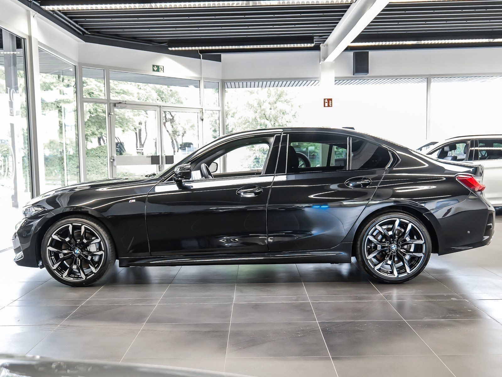 BMW 330 - Bild 9