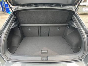 Fahrzeugabbildung Volkswagen T-Roc 2.0 TSI R-Line DSG 4M ACC/New Mod.