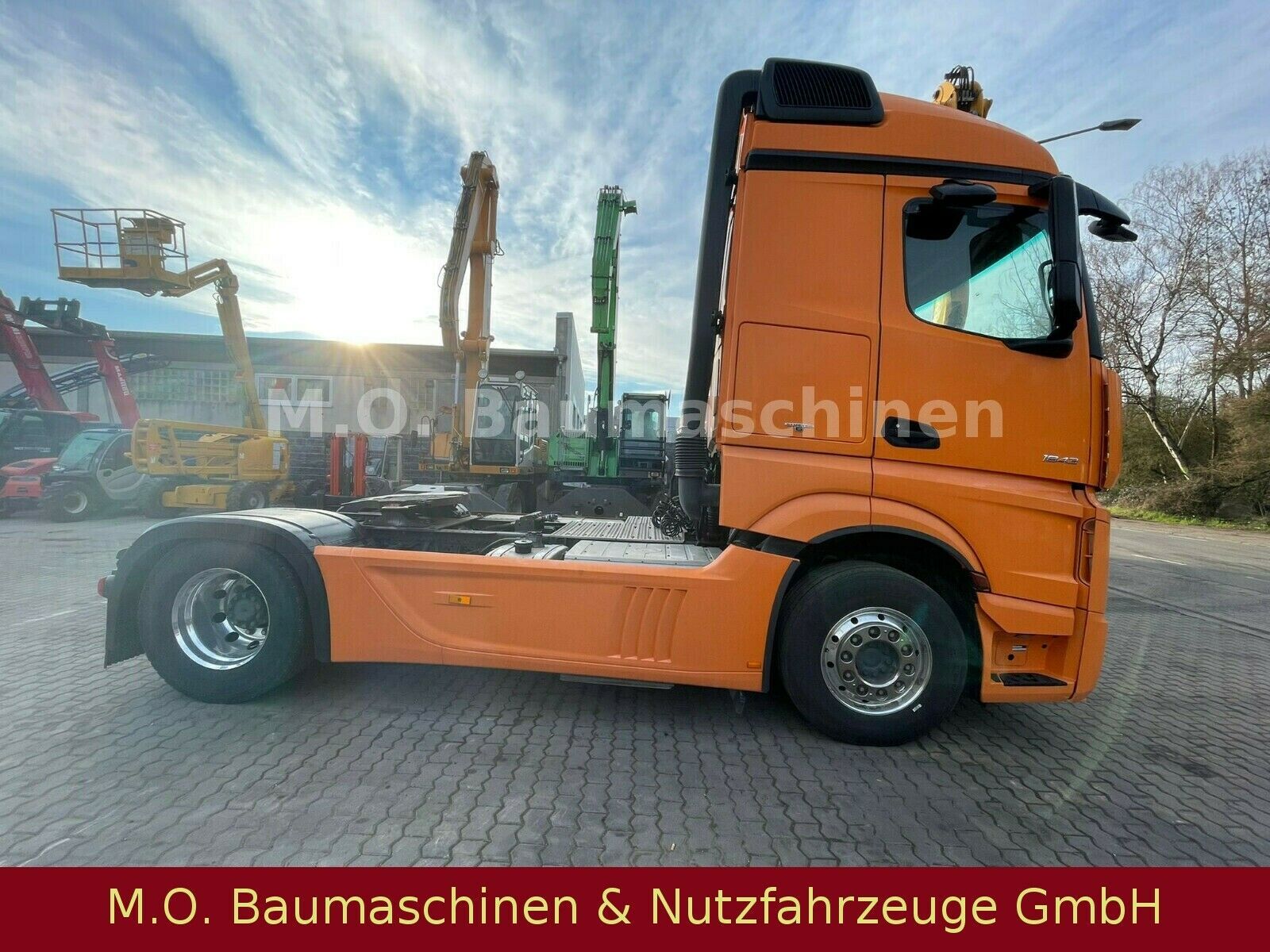 Fahrzeugabbildung Mercedes-Benz Actros 1843  / 4x2 / AC / Euro 6 / Kipphyr.