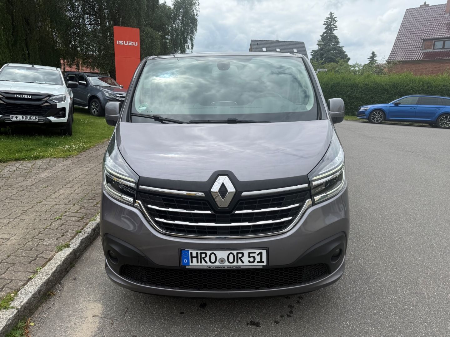 Fahrzeugabbildung Renault Trafic Life L2H1 - 9 Sitze + Rückfahrkamera