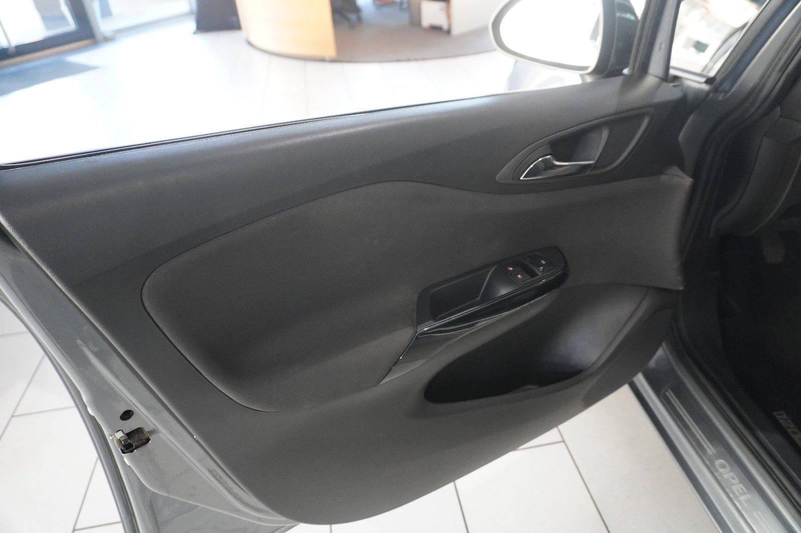 Fahrzeugabbildung Opel Corsa E 1.4 120 JAHRE 5-TÜR NAVI/SHZ/KAMERA/TEMP