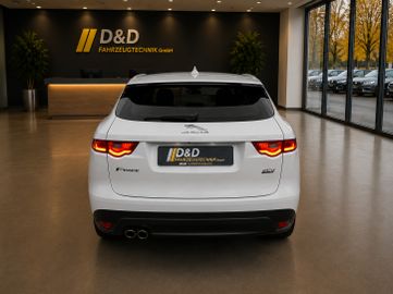 Jaguar F-Pace - 3