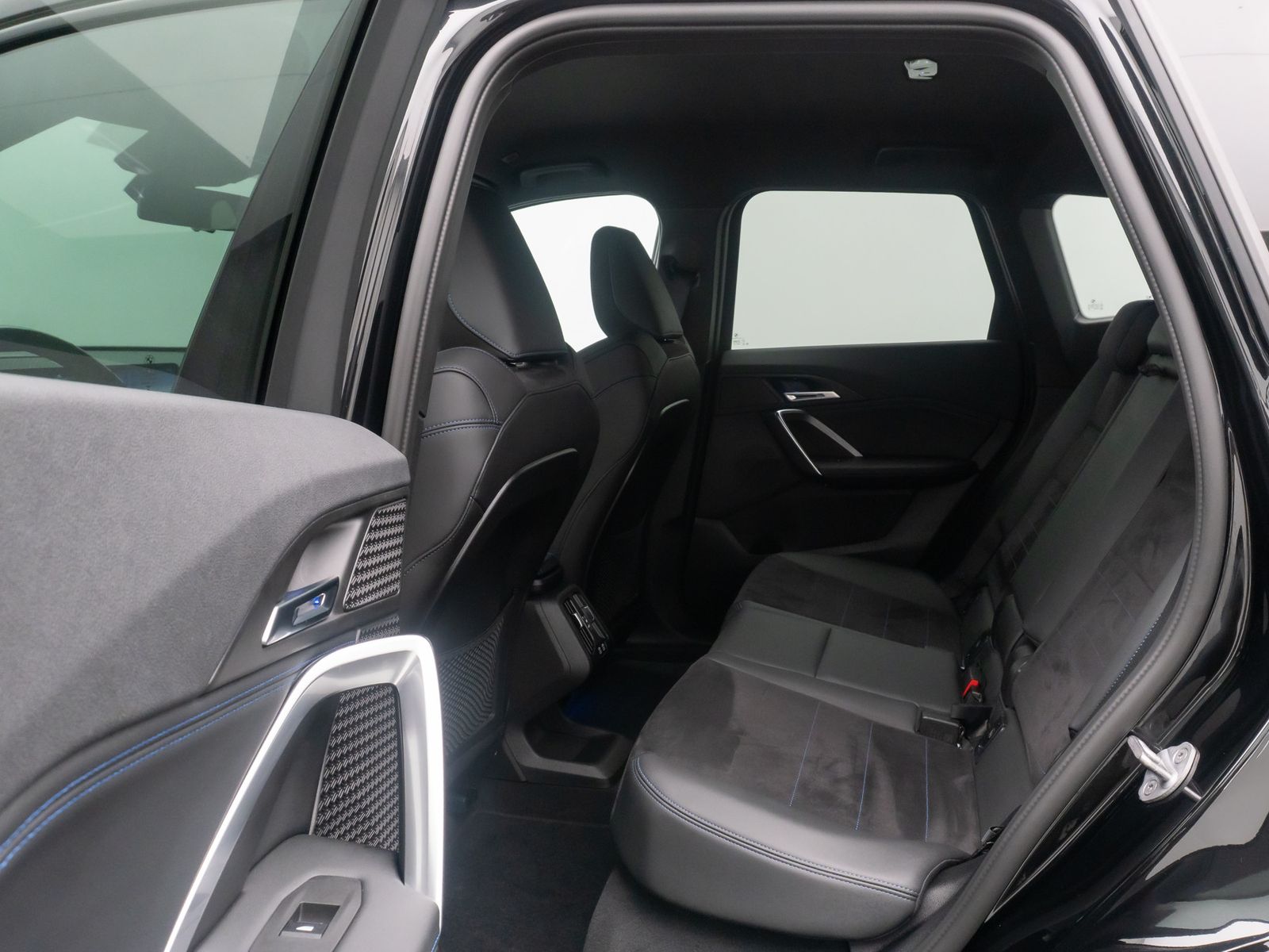 Fahrzeugabbildung BMW iX1 xD30 M Sport DriveAs Kamera DAB Komfort 18"