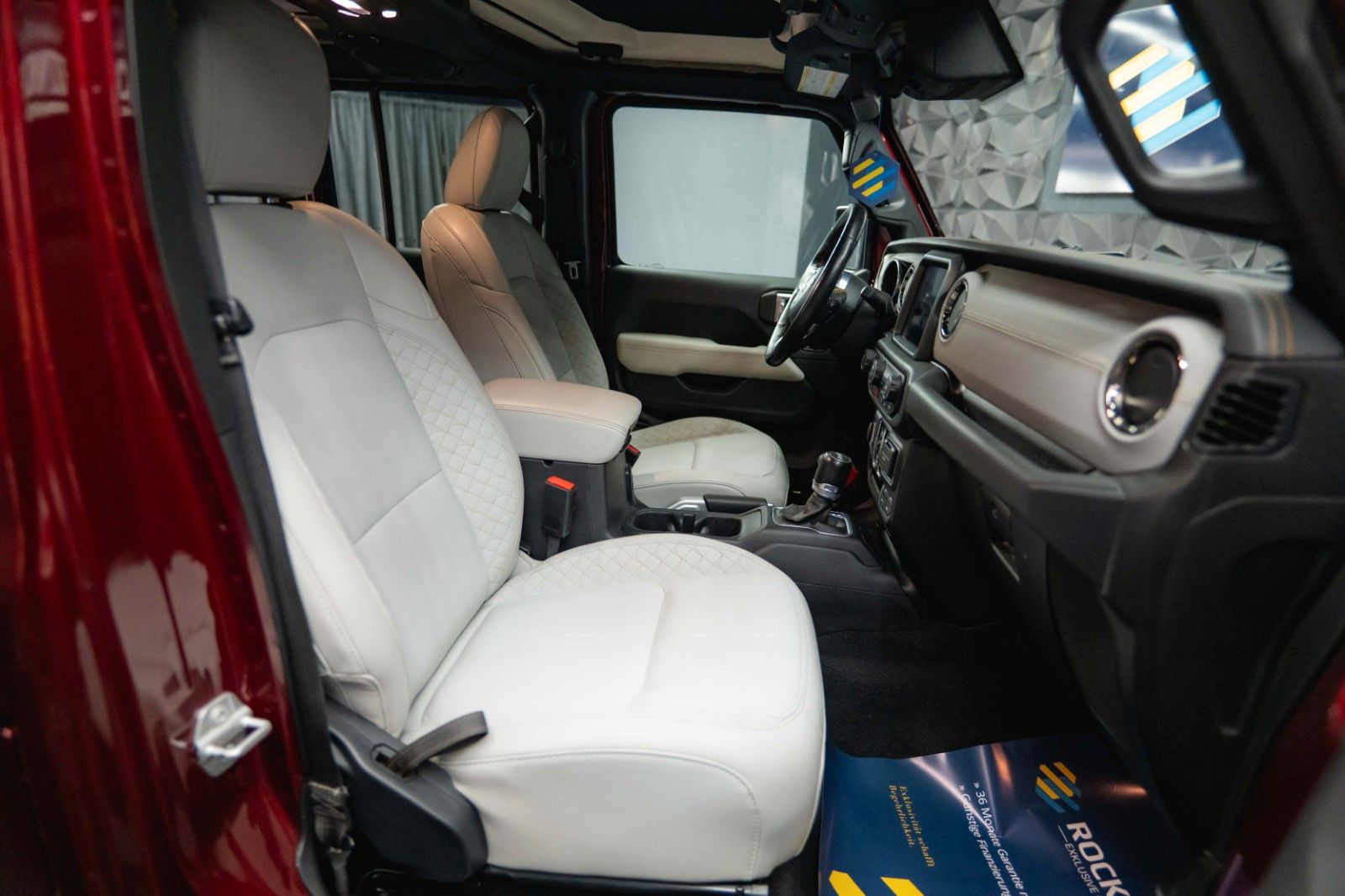 Fahrzeugabbildung Jeep Wrangler 3.0L EcoDiesel Unlimited Sahara 4x4 ACC