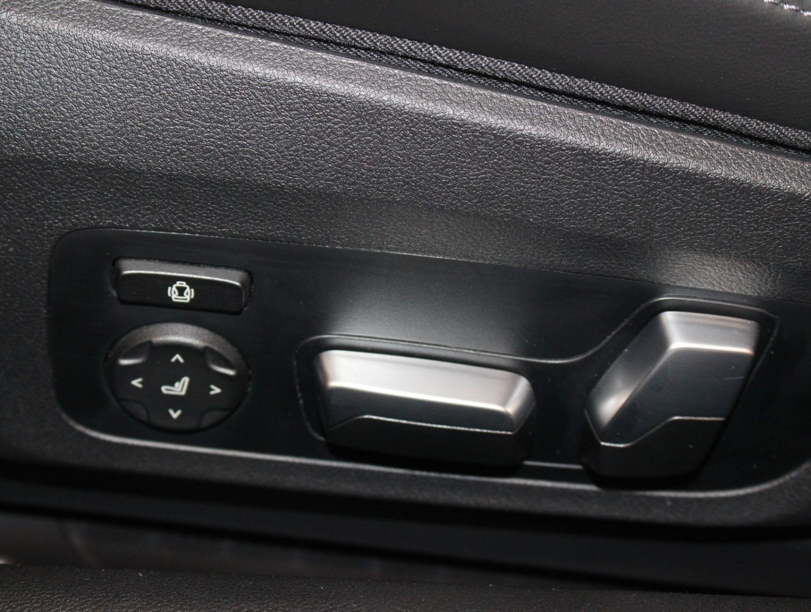 Fahrzeugabbildung BMW M4 Coupe M xDrive Competition HUD*Laser*360°