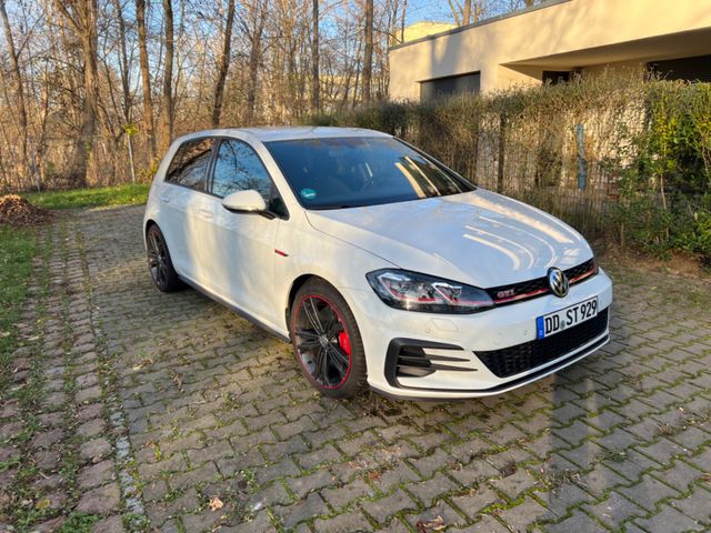 Volkswagen Golf GTI Performance TÜV/Inspektion neu