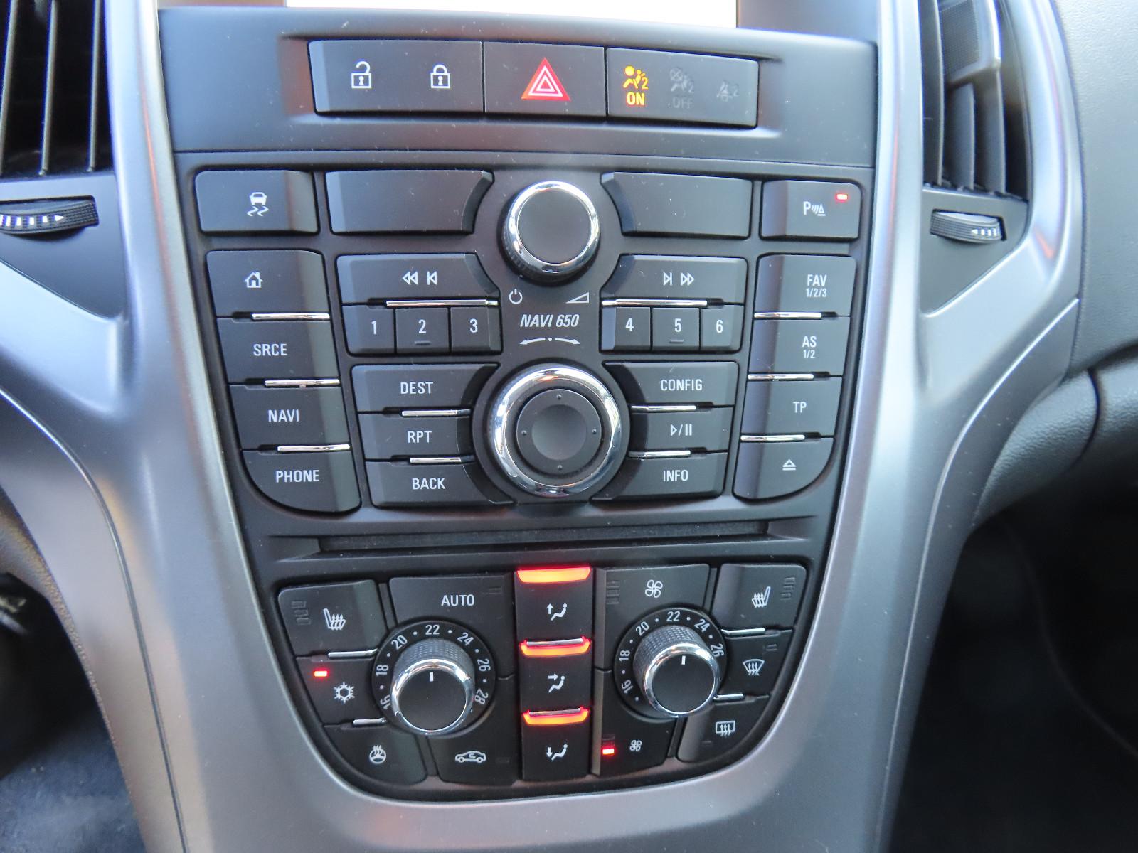 Opel Astra 2015 — photo 13