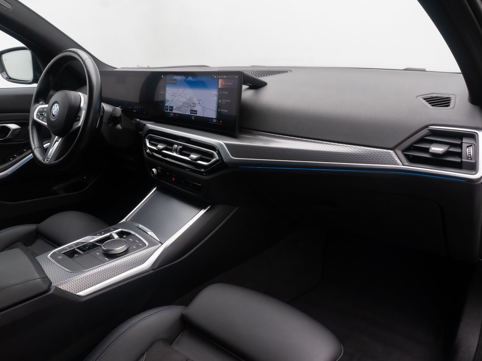 Fahrzeugabbildung BMW 330e M Sport HUD Kamera HiFi DAB Komfort Alarm