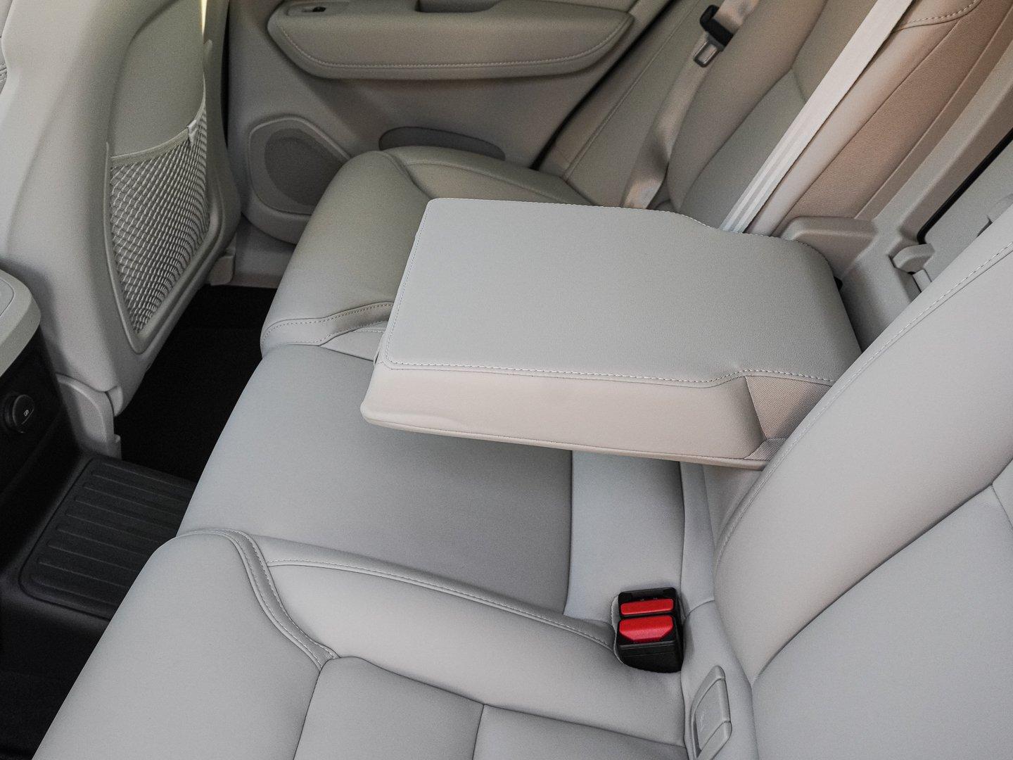 Volvo XC60 T8 AWD Ultra Bright Plug-in Hybrid MASSAGE