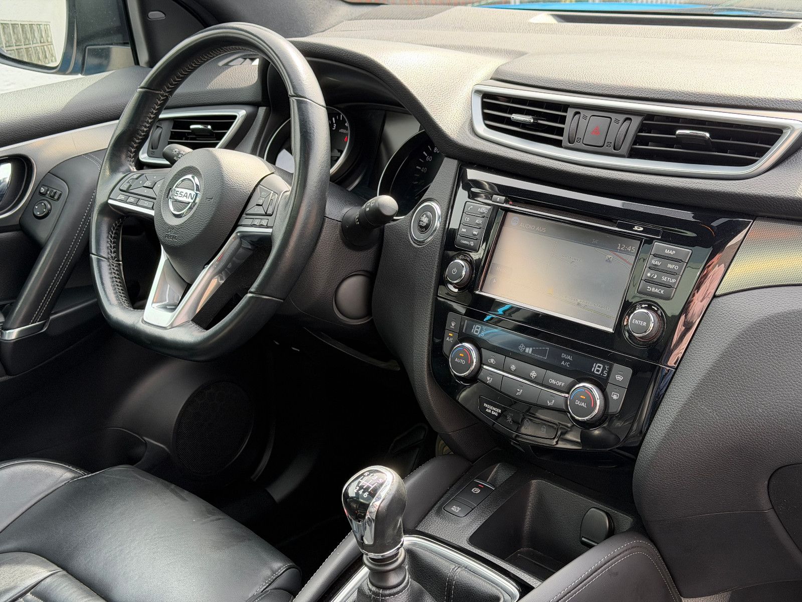 Fahrzeugabbildung Nissan Qashqai Tekna /GLASDACH/360°/MEMORY/NAVI