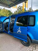 Volkswagen Caddy Maxi Tramper 2,0 TDI - blaue Volkswagen Caddy Maxi