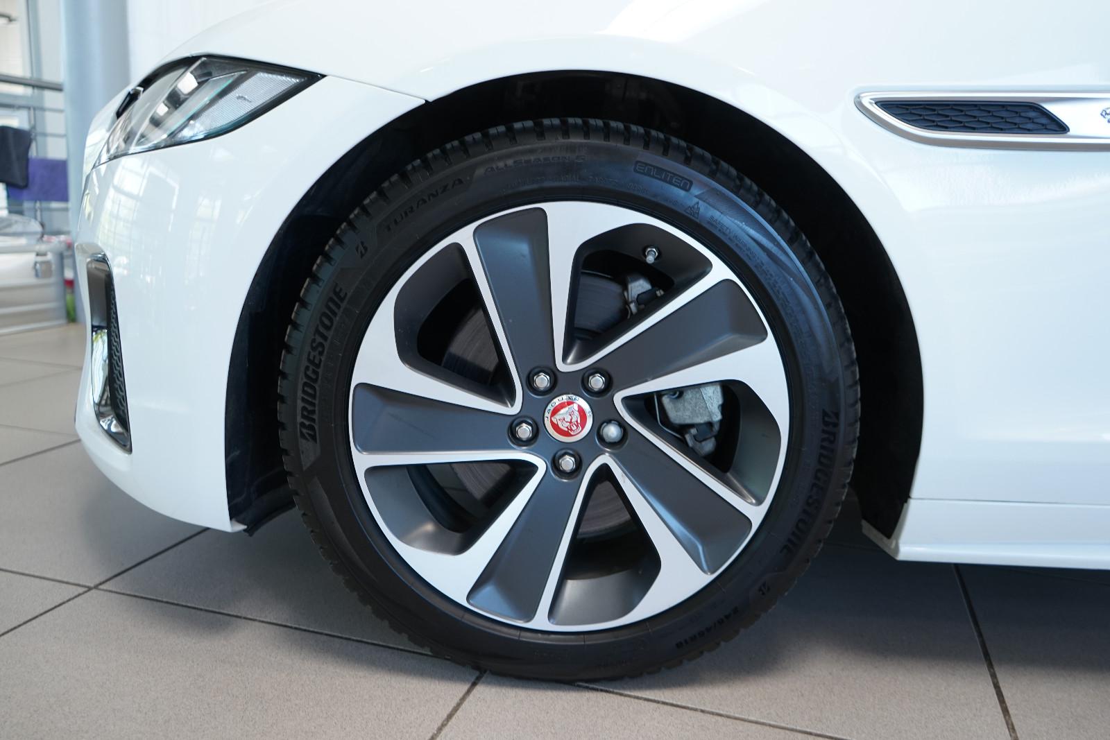 Jaguar XF Sportbrake D200 R-Dynamic Kamera+SHZ+Leder