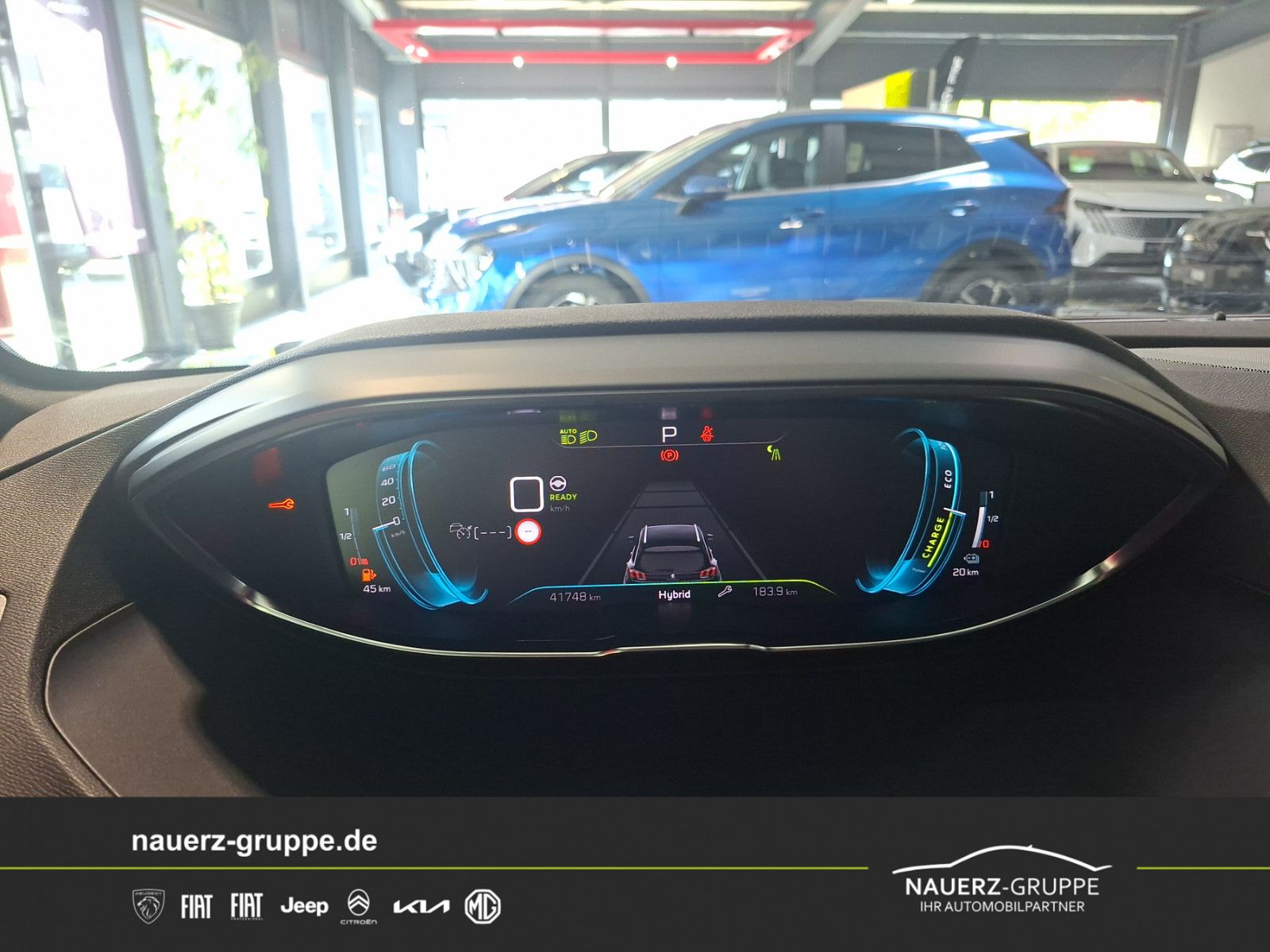 Fahrzeugabbildung Peugeot 3008 Hybrid4 300 GT