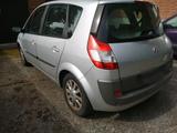 Renault Scenic - Renault Scenic aus 2005 mit Diesel-Antrieb
