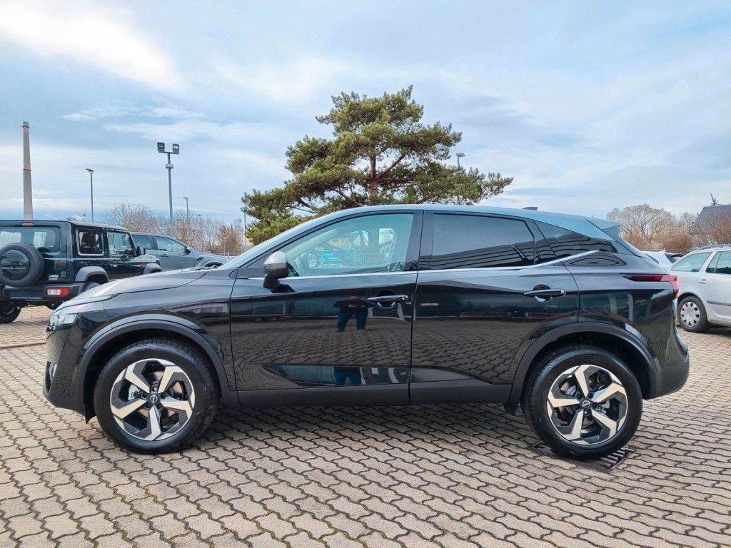 Fahrzeugabbildung Nissan Qashqai 1.3 MHEV Tekna+ PANO+HUD+BOSE+SHZ+AHK