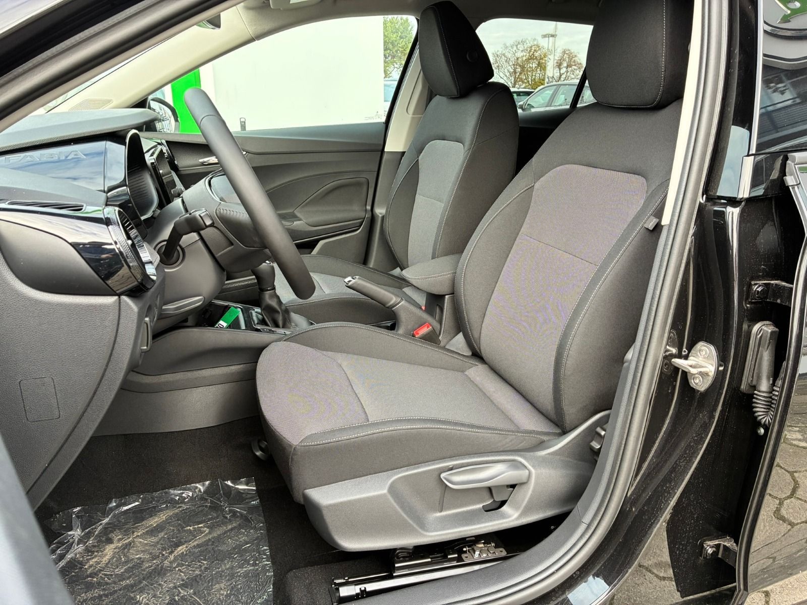 Fahrzeugabbildung SKODA Fabia Selection 95PS 5-Gang*RFK*LED*BehLenkrad*S