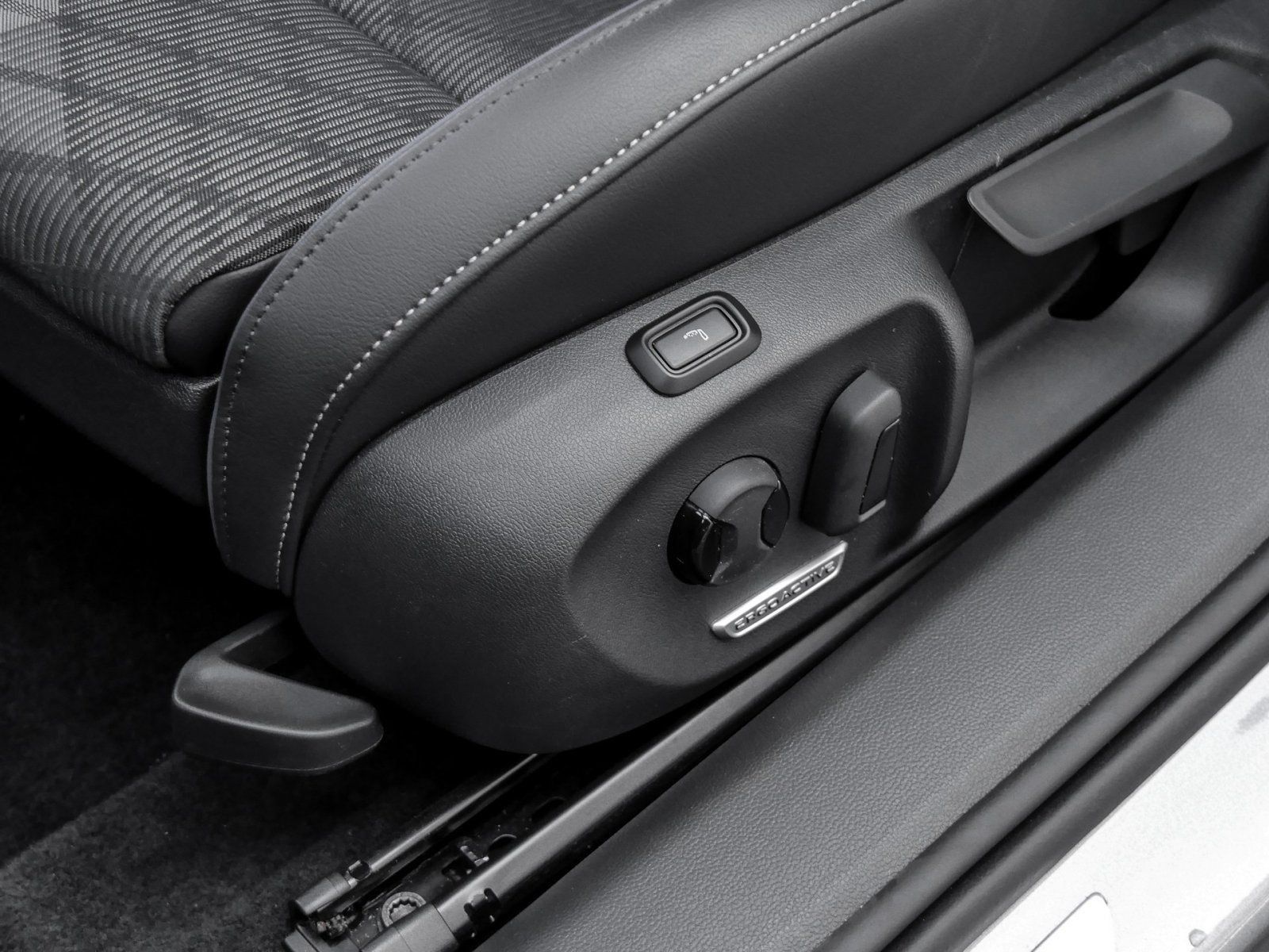 Volkswagen Passat Variant - Bild 14