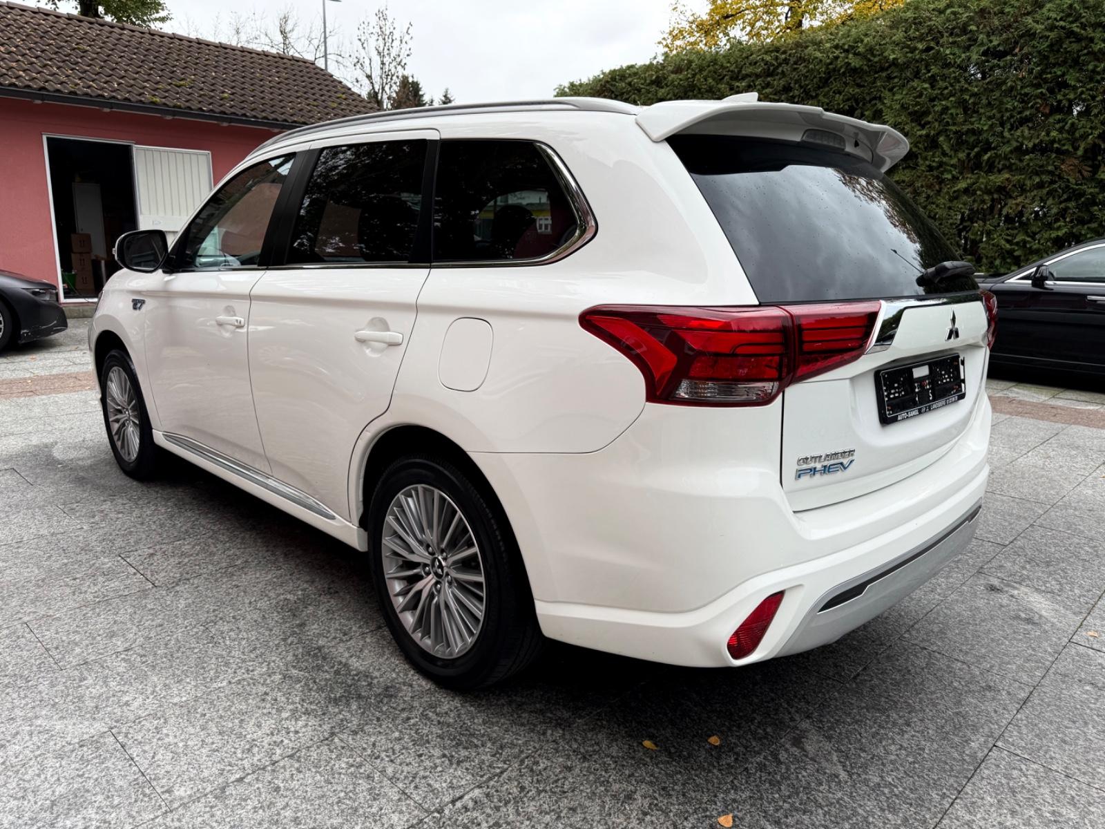 Mitsubishi Outlander 2.4 PHEV 4WD Spirit *Leder*Navi*Kamera