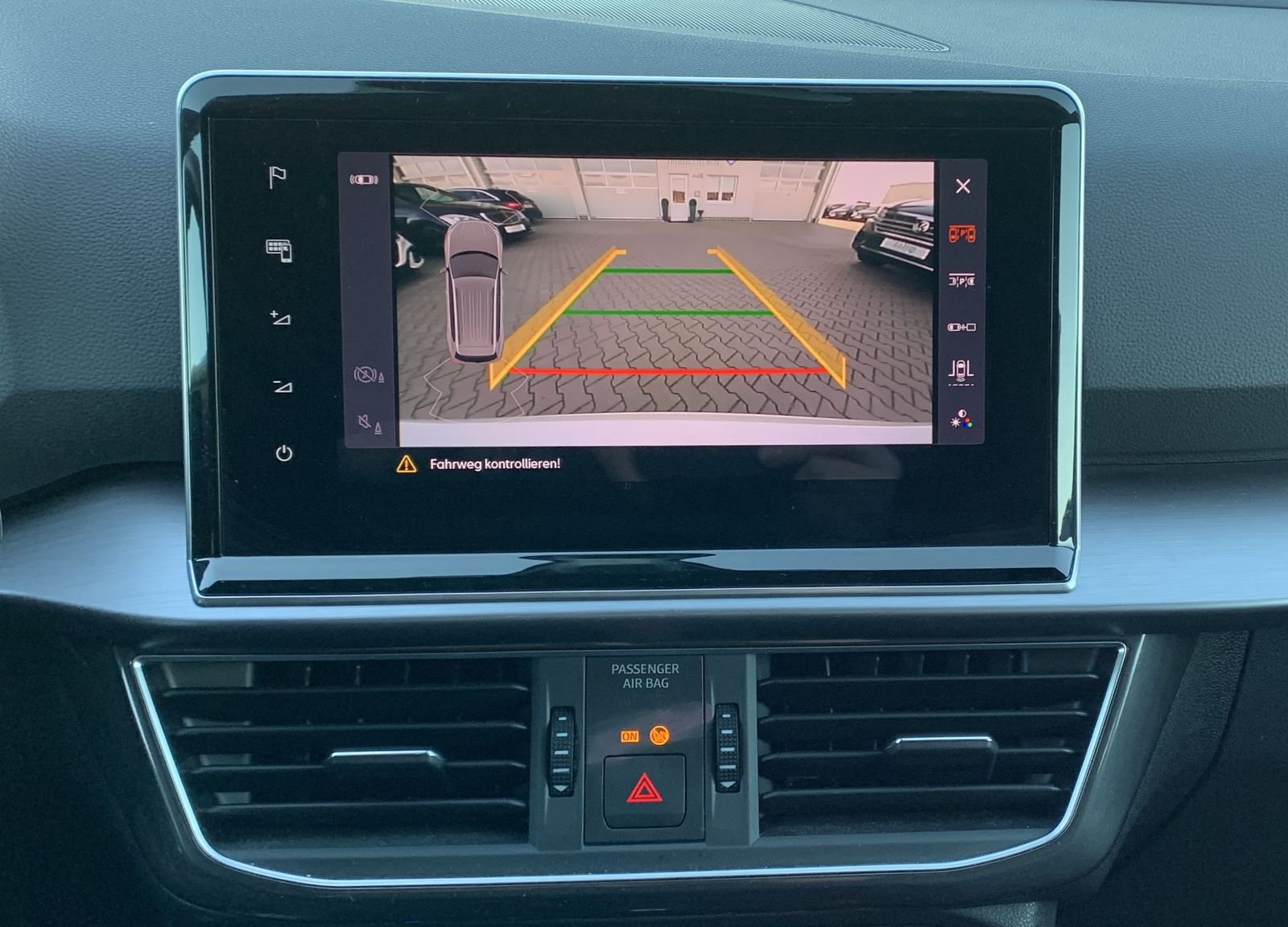 Fahrzeugabbildung SEAT Tarraco 2.0 TDI*FR*4Drive*LED*AHK*Pano*Cam*Sound