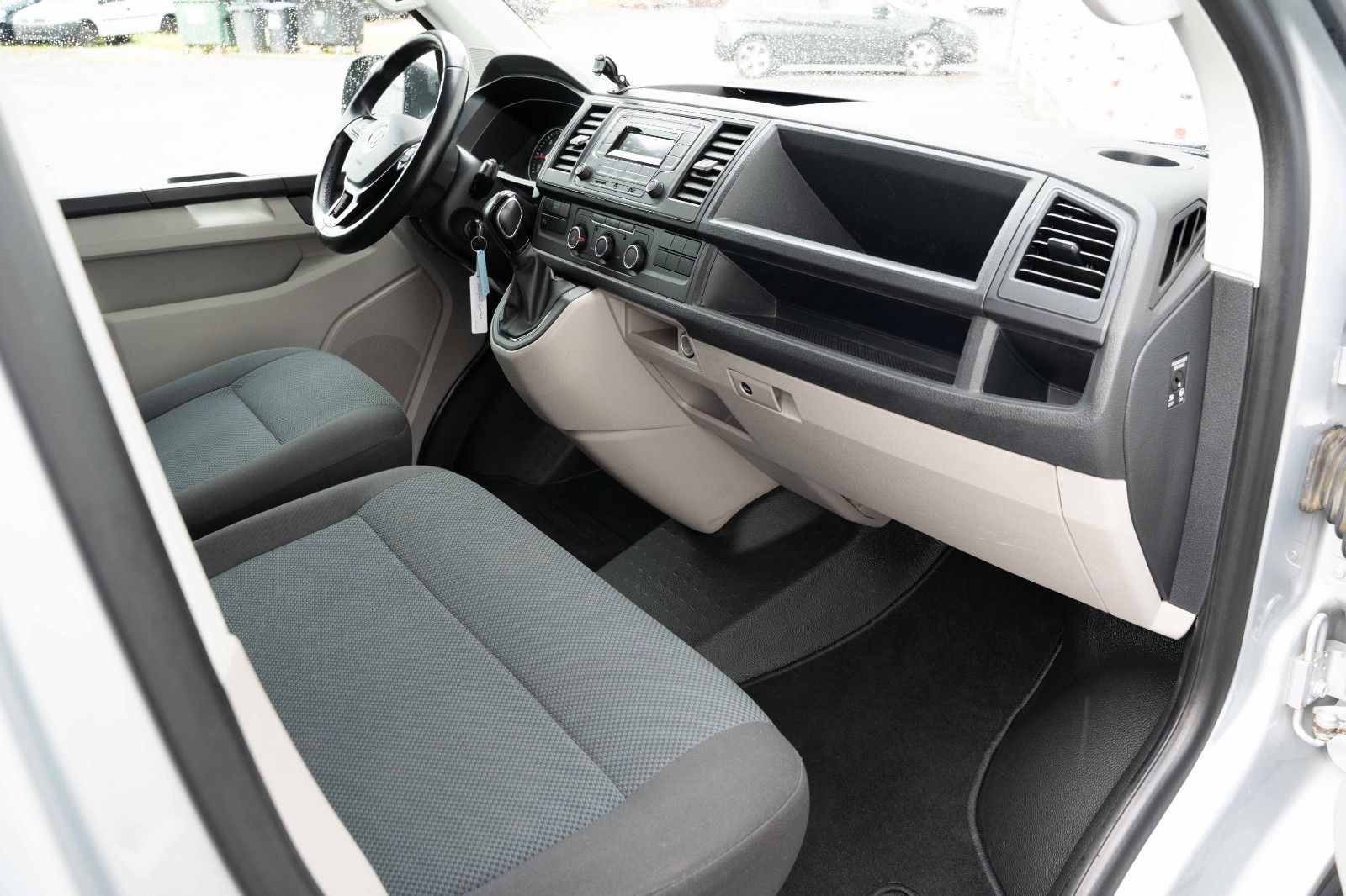 Fahrzeugabbildung Volkswagen T6 TRANSP KA 2.0TDI LANG DSG LED ACC PDC SHZ AHK