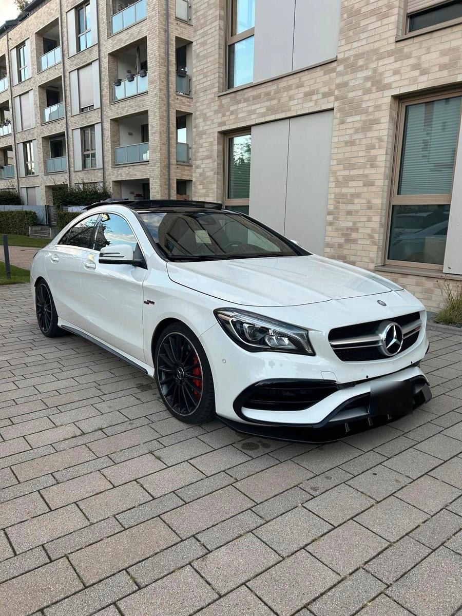 Mercedes-Benz CLA 45 AMG