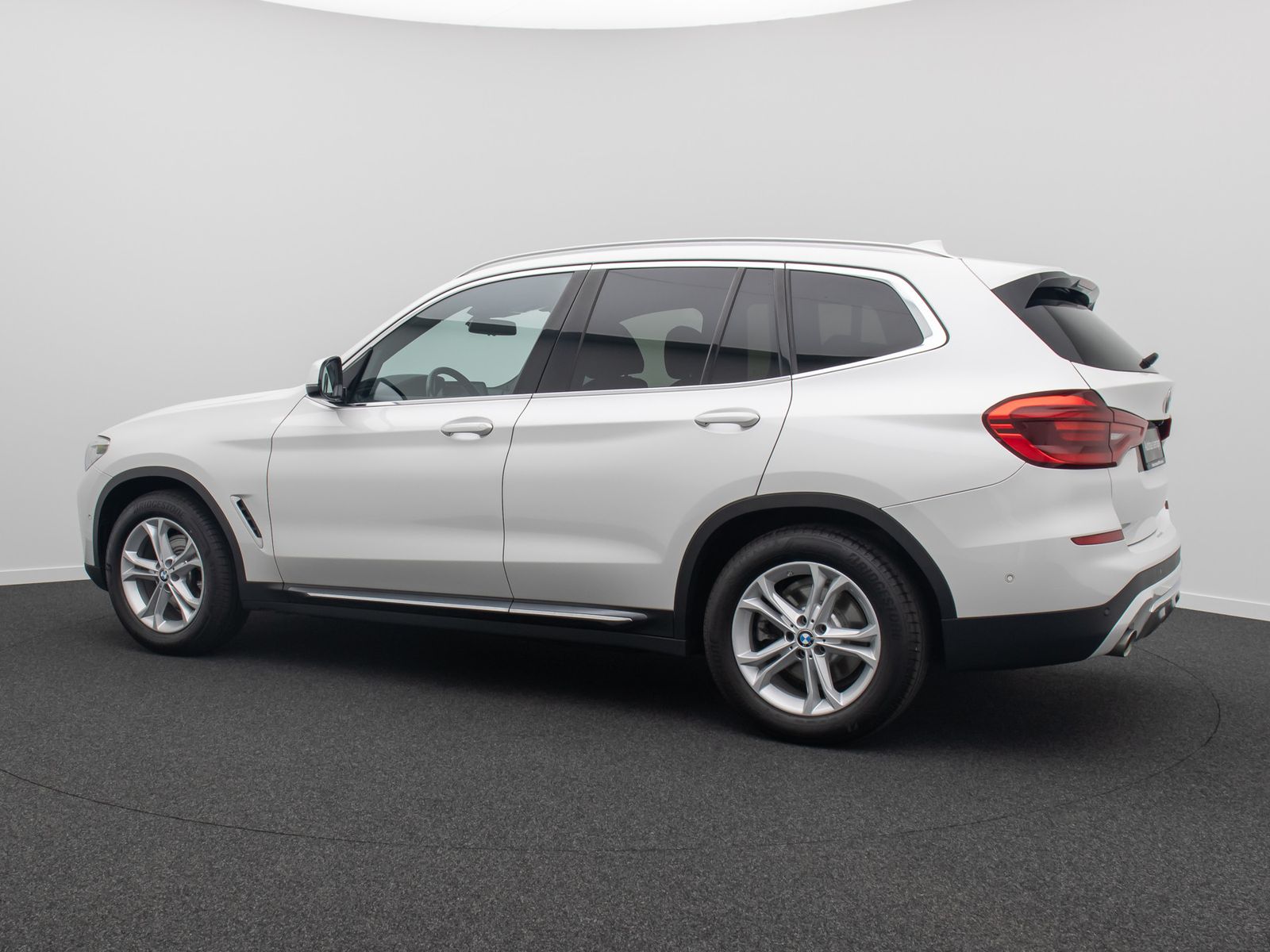 Fahrzeugabbildung BMW X3 xD20d Luxury Line DisplKey DAB Kamera AHK 18"