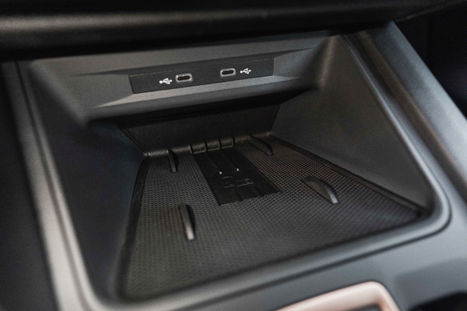 Fahrzeugabbildung CUPRA Leon Sportstourer 1.5 eTSI ACC LED TOTW CARPLAY