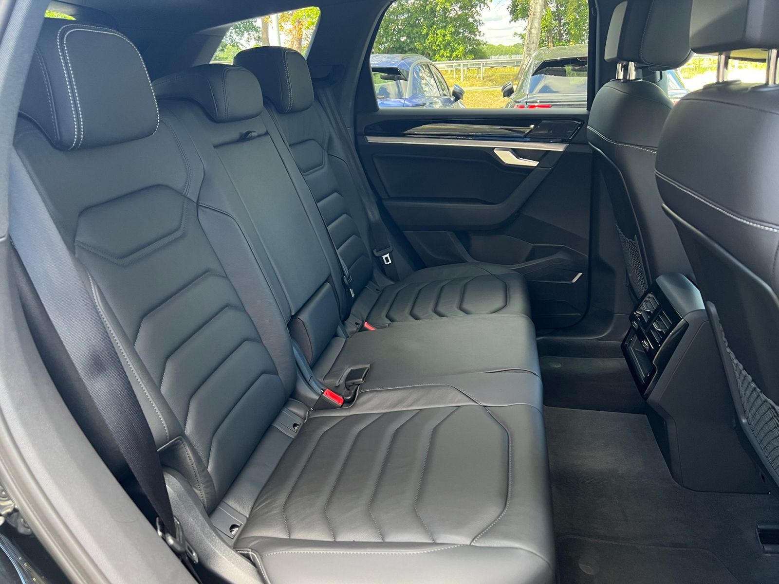 Fahrzeugabbildung Volkswagen Touareg 3.0 TDI 4MOTION *AHK, Luft, Leder, ACC,