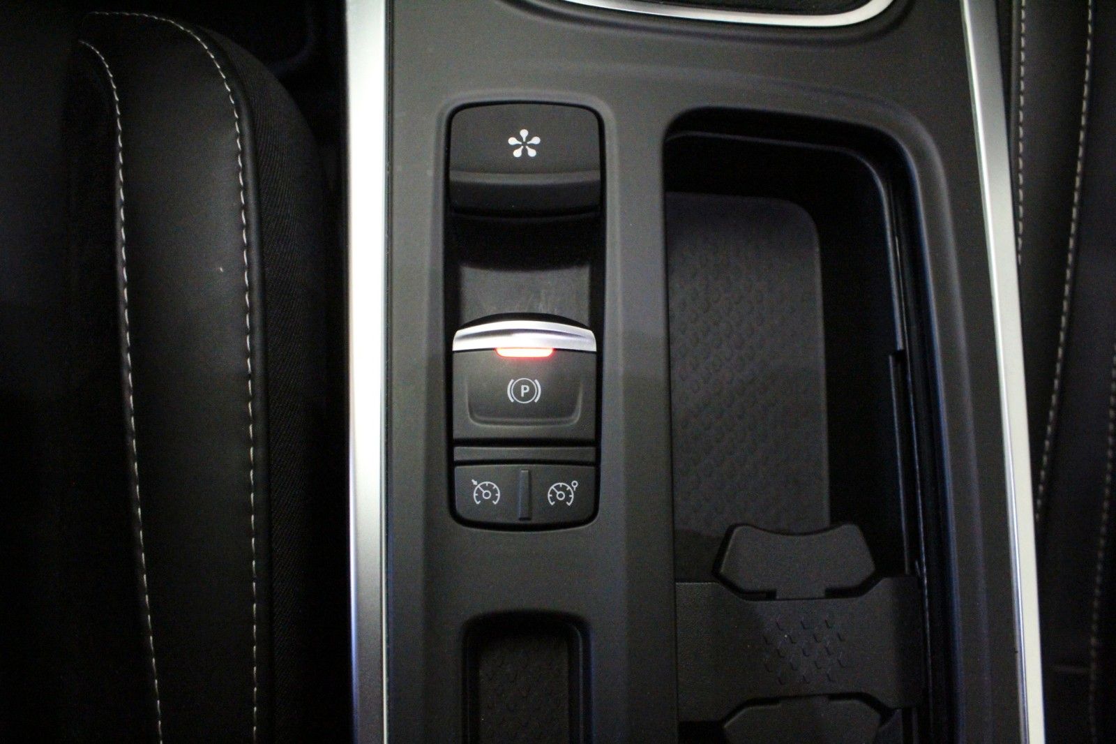 Fahrzeugabbildung Renault Megane ENERGY TCe 130 Intens/*Winterräder