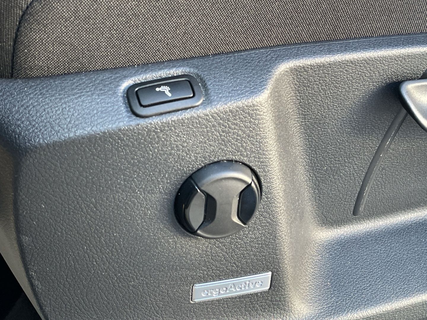 Touran 2.0TDI DSG R-Line AHK/Kamera/ACC/Navi/LED