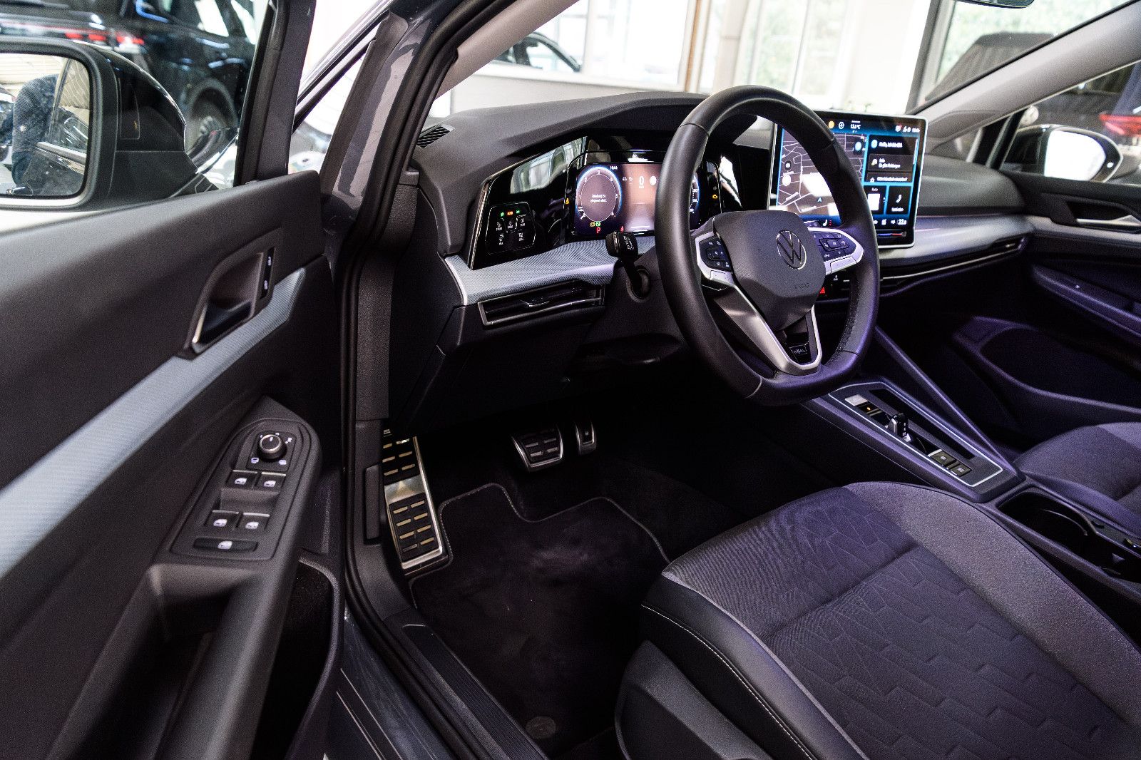 Fahrzeugabbildung Volkswagen Golf VIII Variant Goal 2.0 TDI IQ-LED+AHK+360°KA